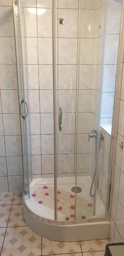 "U Izy" Pokoje Goscinne I Przyczepy Campingowe Mielno  Exteriér fotografie