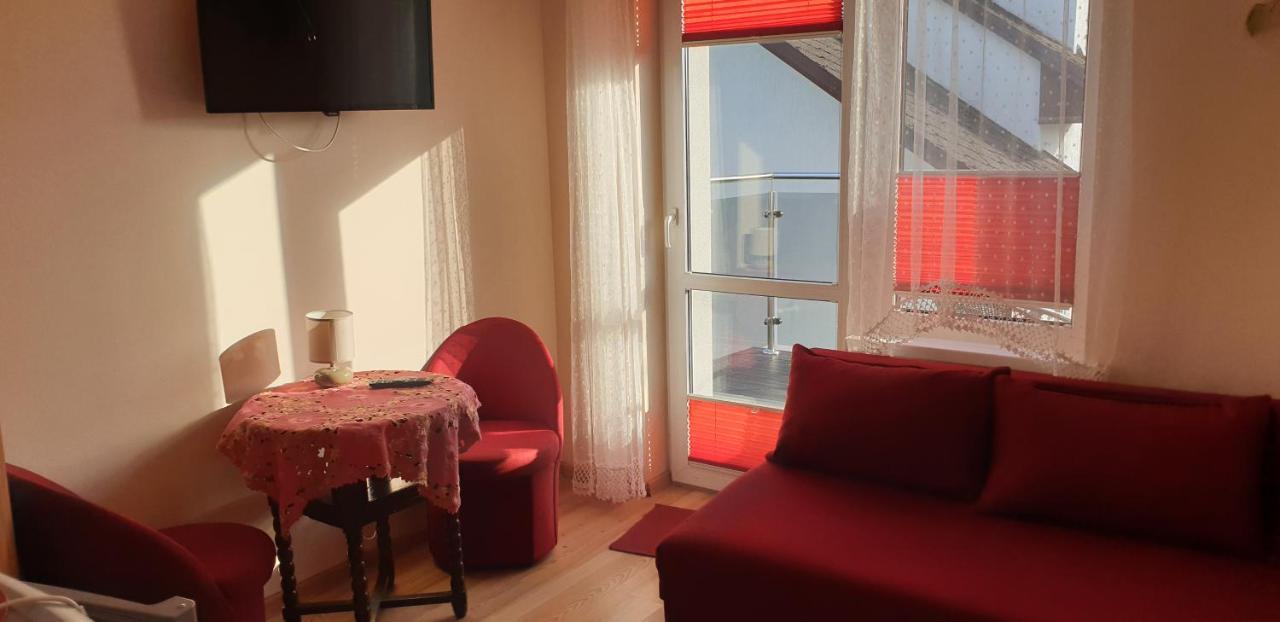 "U Izy" Pokoje Goscinne I Przyczepy Campingowe Mielno  Exteriér fotografie