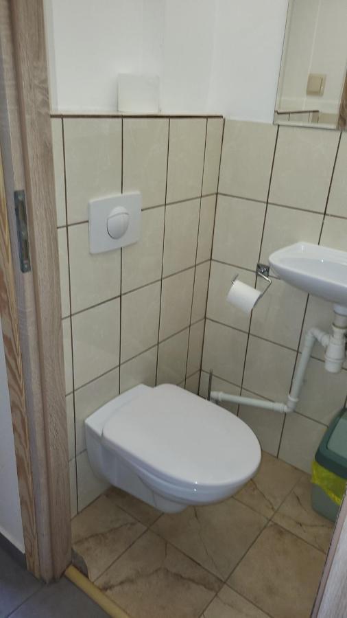 "U Izy" Pokoje Goscinne I Przyczepy Campingowe Mielno  Exteriér fotografie